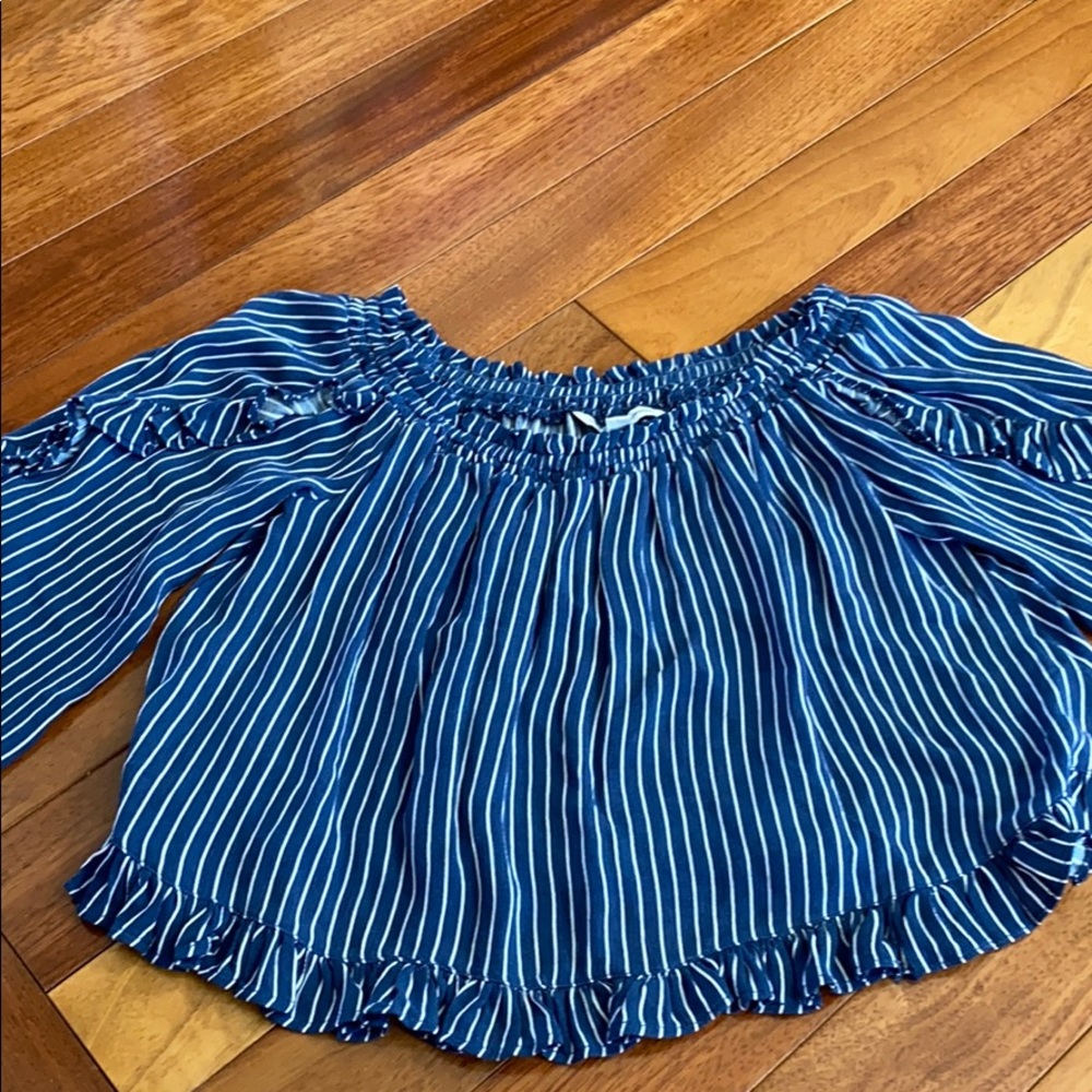 American Eagle Outfitters off the shoulders top
